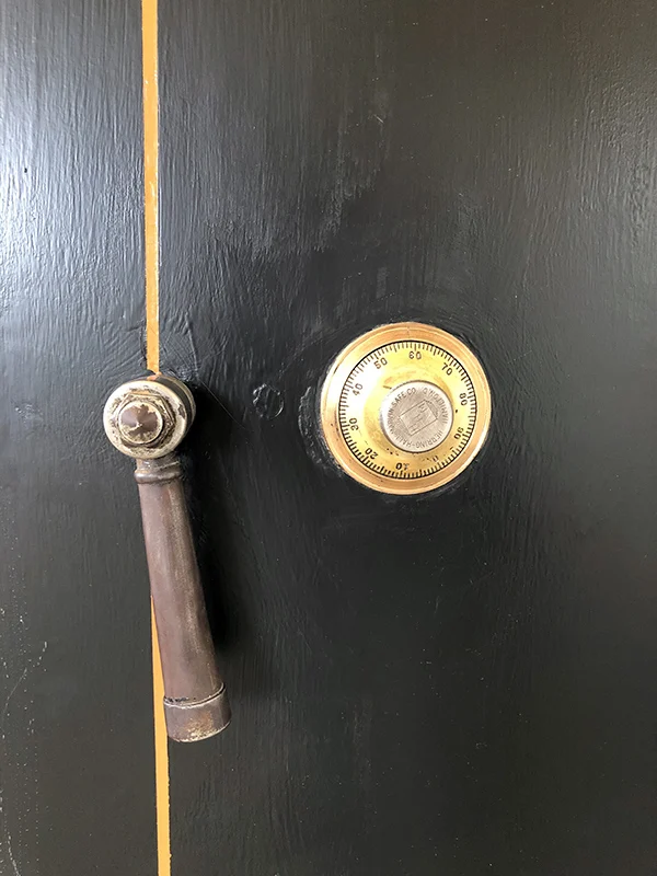 SafeDoorDetail